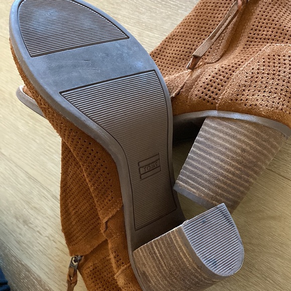 TOMS Majorca Peep Toe Bootie Women's Toe Open Shoes, Tan Suede Embossed - Picture 6 of 10